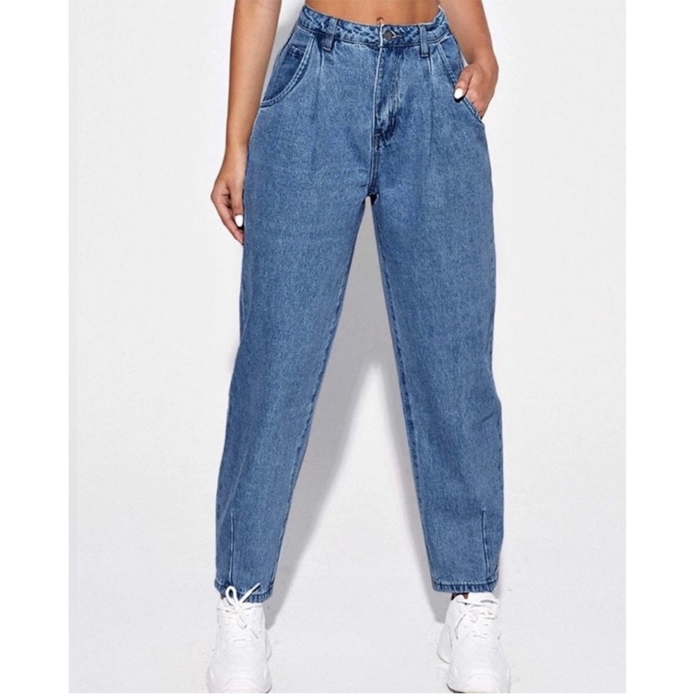 Abercrombie & Fitch Ultra High Rise Taper Jeans Barrel Leg size 26 / 6S